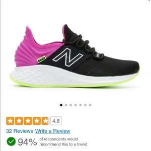 WOMEN'S NEW BALANCE ROAV SNEAKERS